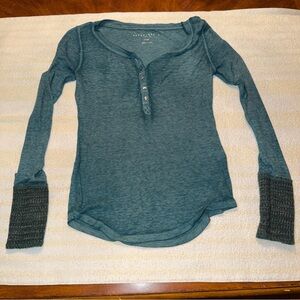 Aeropostale Ladies Size M Green Waffle Long Sleeve Shirt